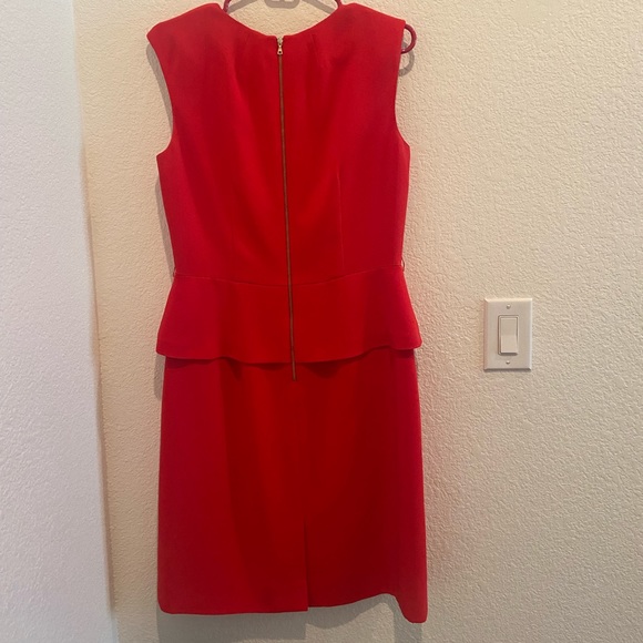 Red Tahari peplum dress with tan bow belt Size: 8 - Picture 3 of 4